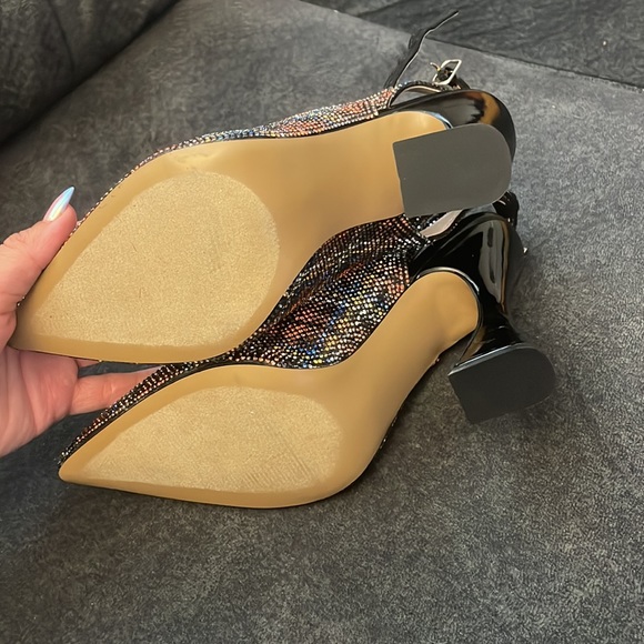 Betsey Johnson Darling RHINESTONE EMBELLISHED FLARED HEEL PUMP IN RED MULTI - Picture 6 of 7